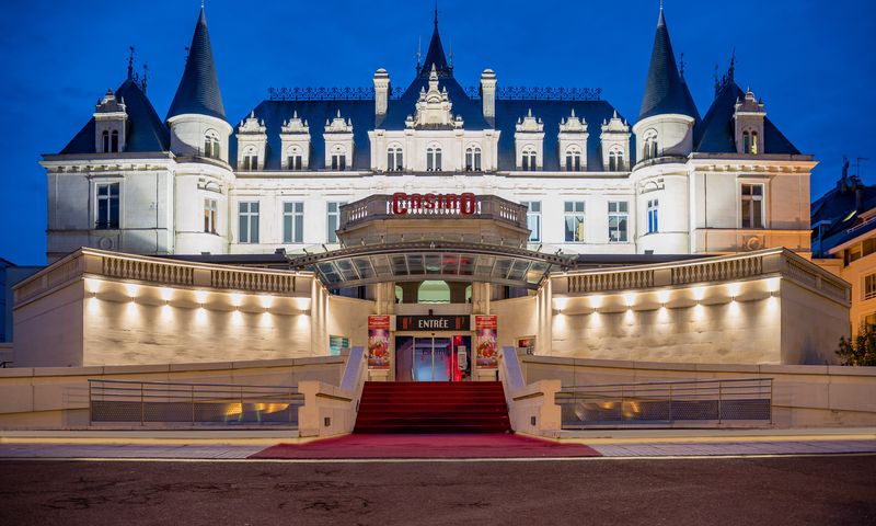 Casino d'Arcachon exterior view
