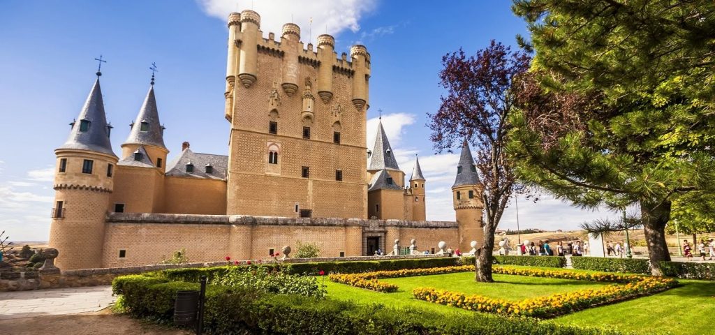 por que você deveria visitar o Castelo Alcazar