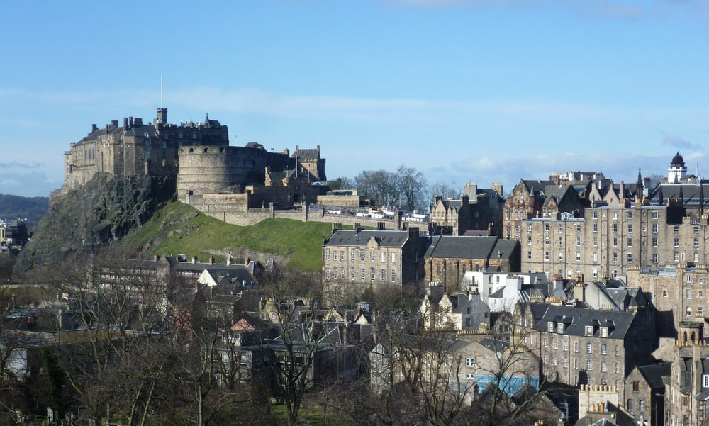 a grandeza do Castelo de Edimburgo