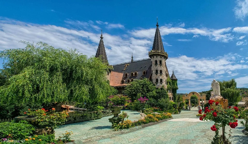 Atracciones del castillo de Ravadinovo