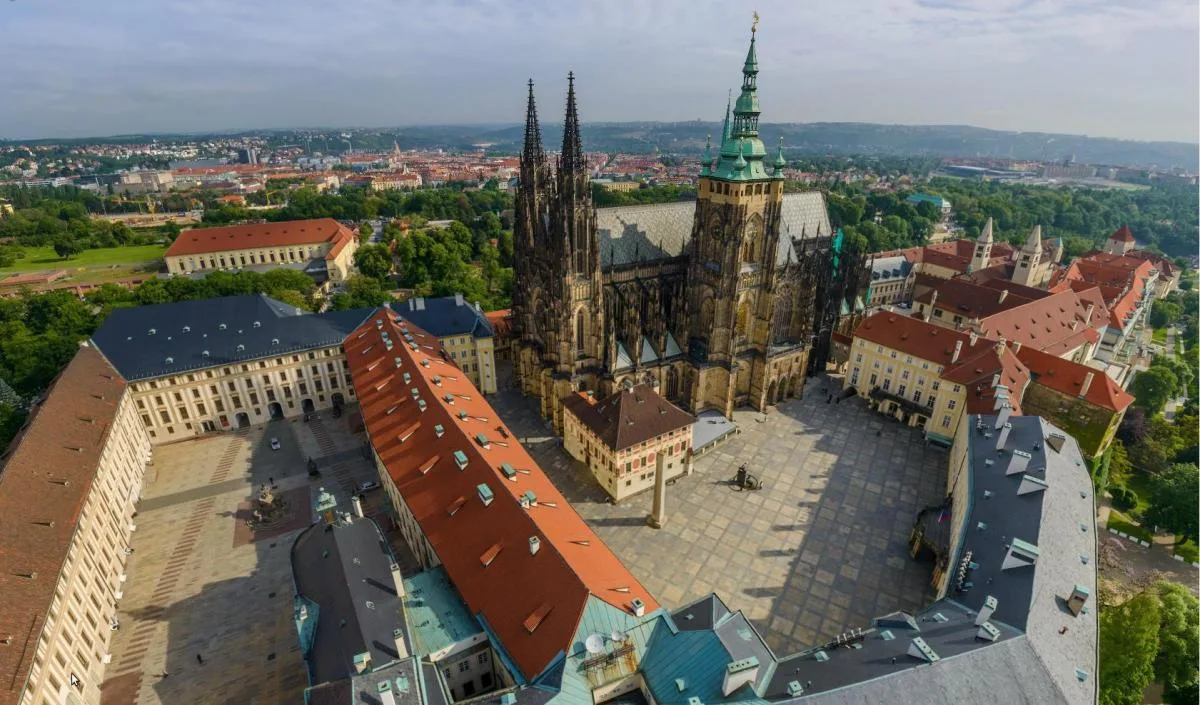 Praha slott ved solnedgang